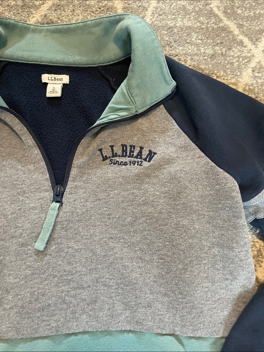 LL Bean pullover - Picture 3 of 4